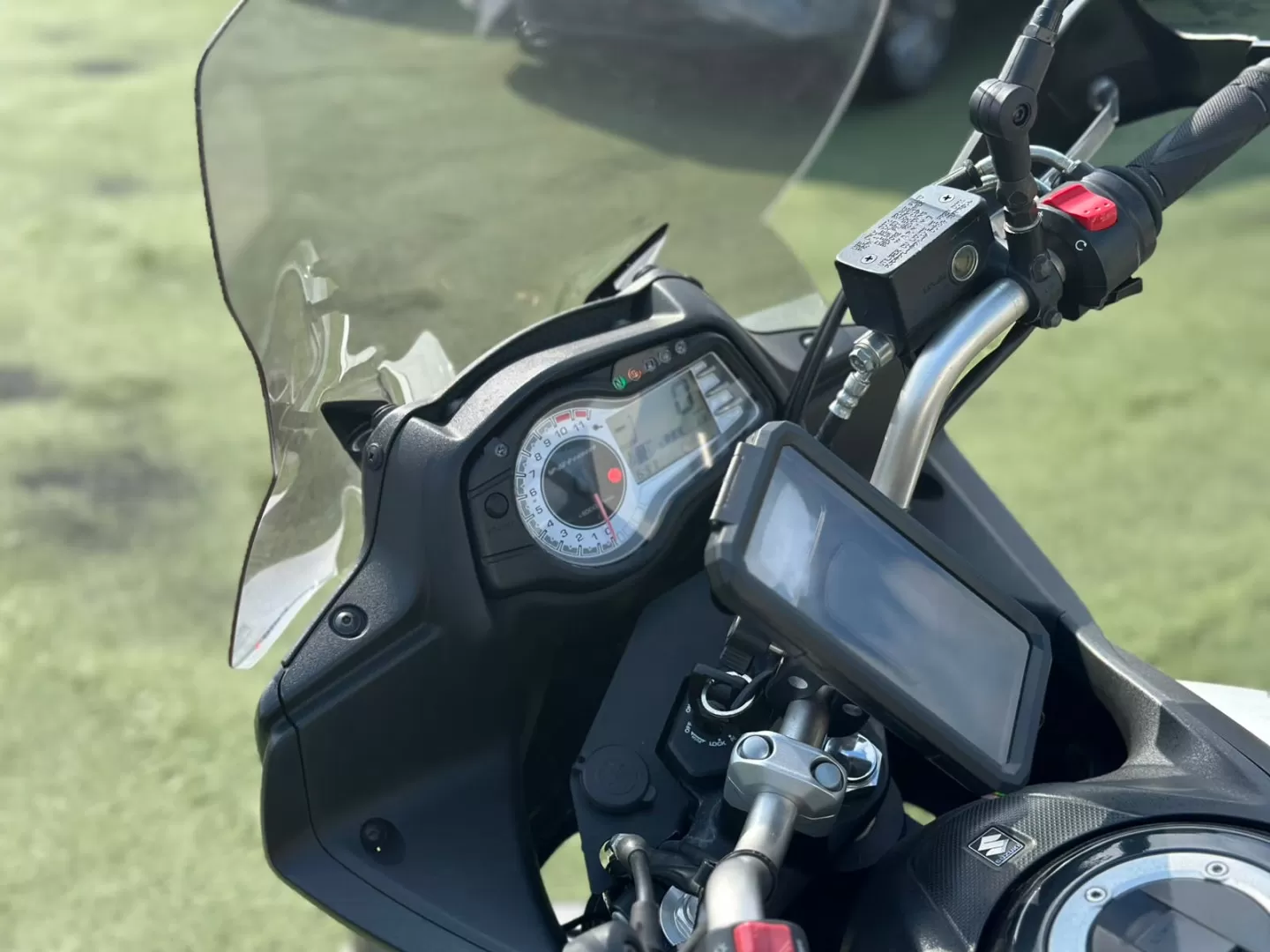 Suzuki v-strom DL650A - foto 8