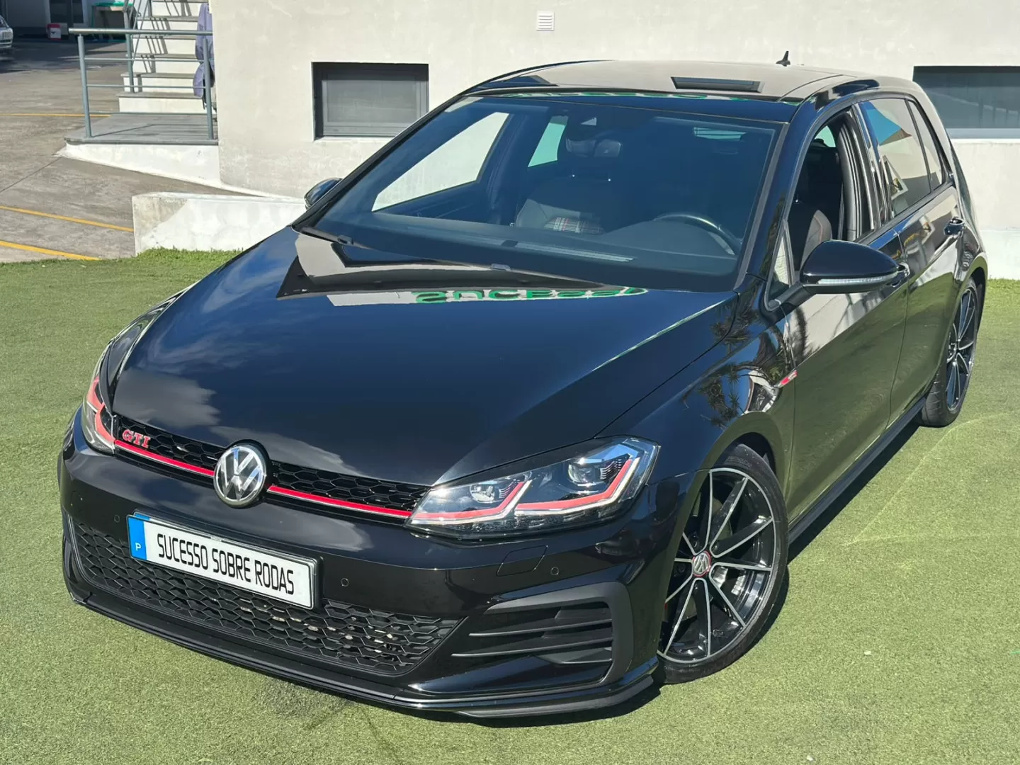VW Golf 2.0 TSI GTI DSG Performance - foto 2