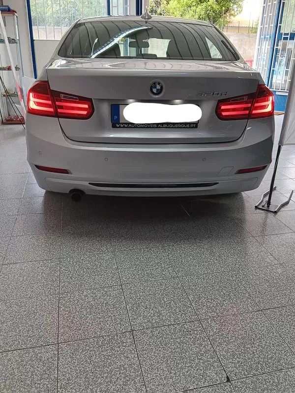 BMW 320 d Auto Line Sport - foto 3