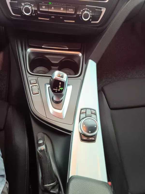 BMW 320 d Auto Line Sport - foto 6