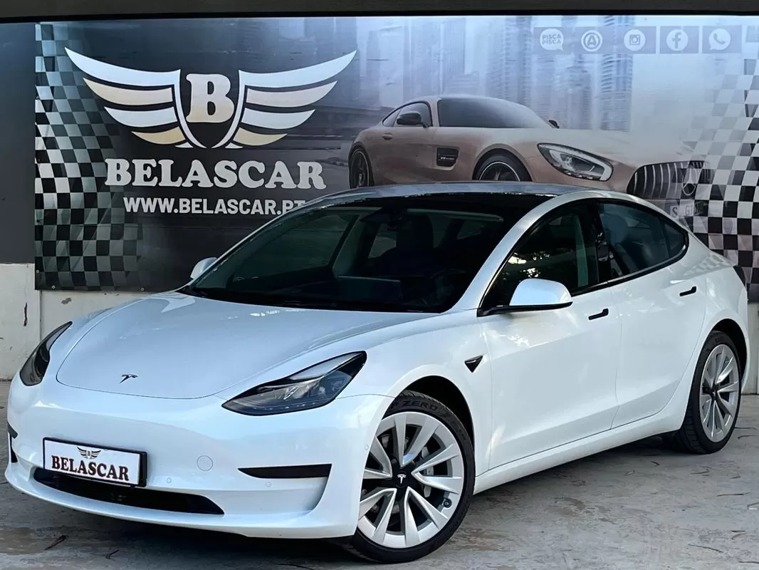 Tesla Model 3  Standard Range Plus Rwd