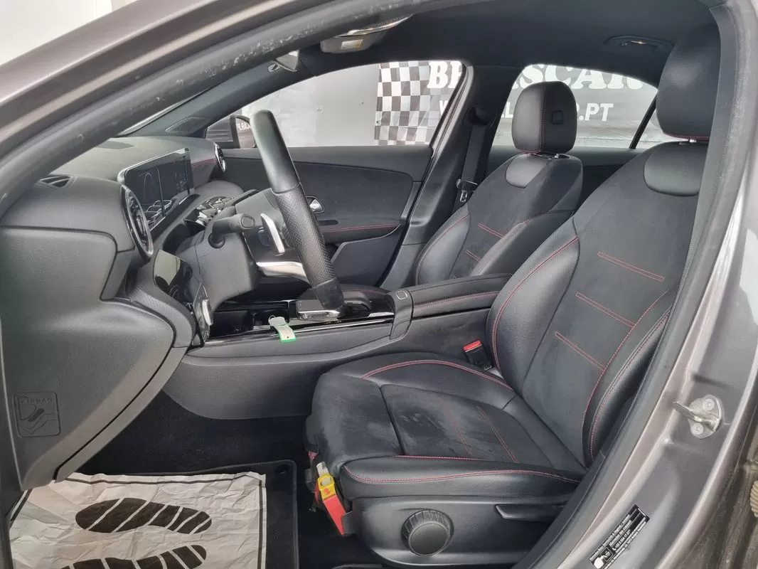 Mercedes-Benz A 250 Limousine e AMG Line - foto 5