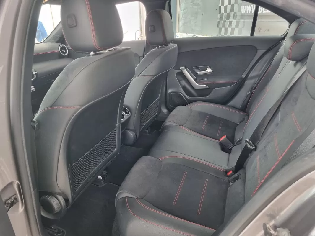 Mercedes-Benz A 250 Limousine e AMG Line - foto 8
