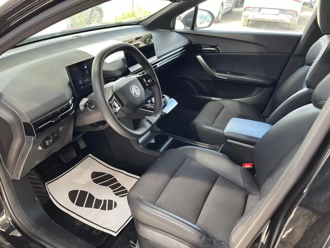 MG MG4 77 kWh Extended Range Luxury - foto 4