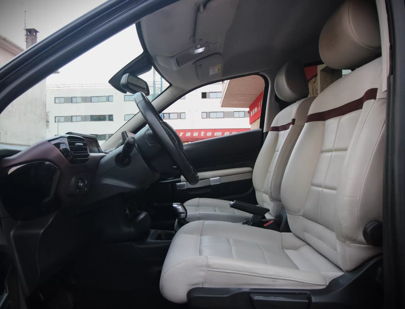 Citroën C4 Cactus 1.2 PureTech Shine EAT6 - foto 8