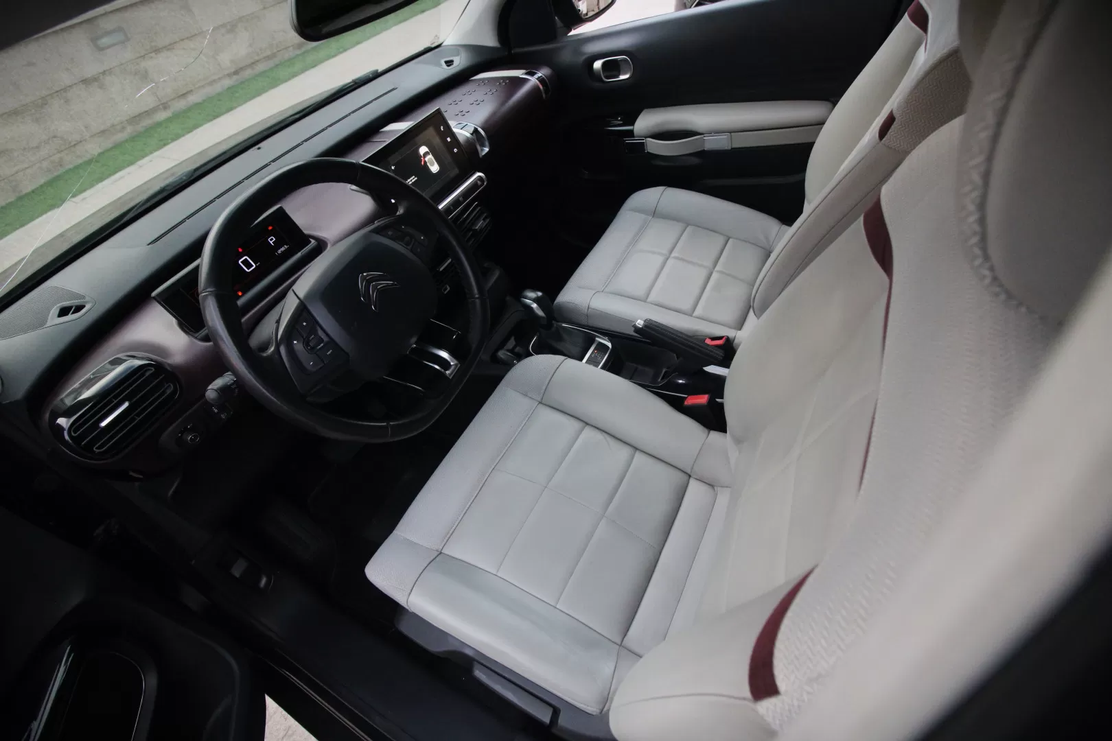 Citroën C4 Cactus 1.2 PureTech Shine EAT6 - foto 7