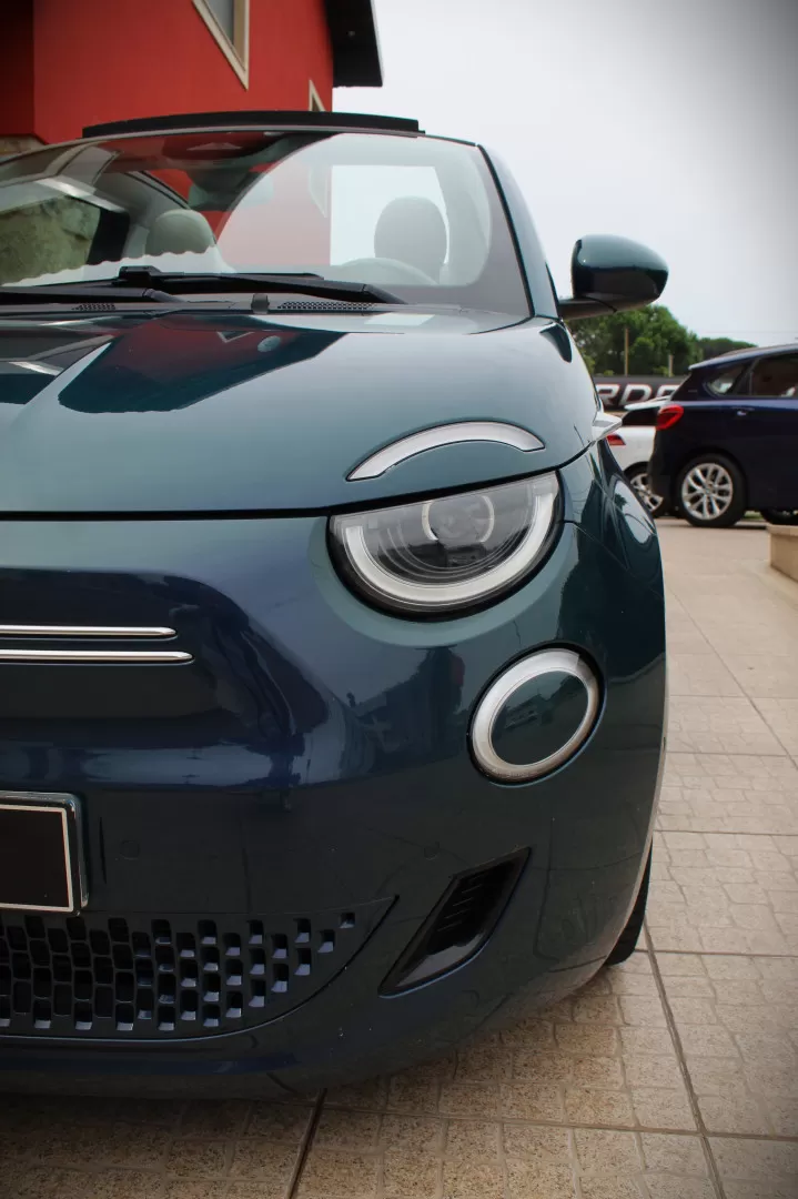 Fiat 500e La Prima - foto 4