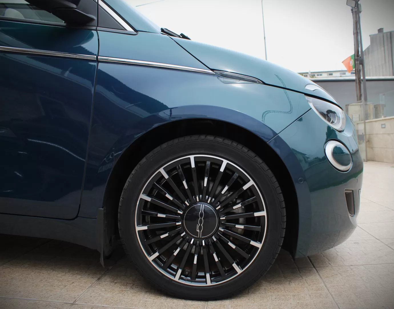 Fiat 500e La Prima - foto 7
