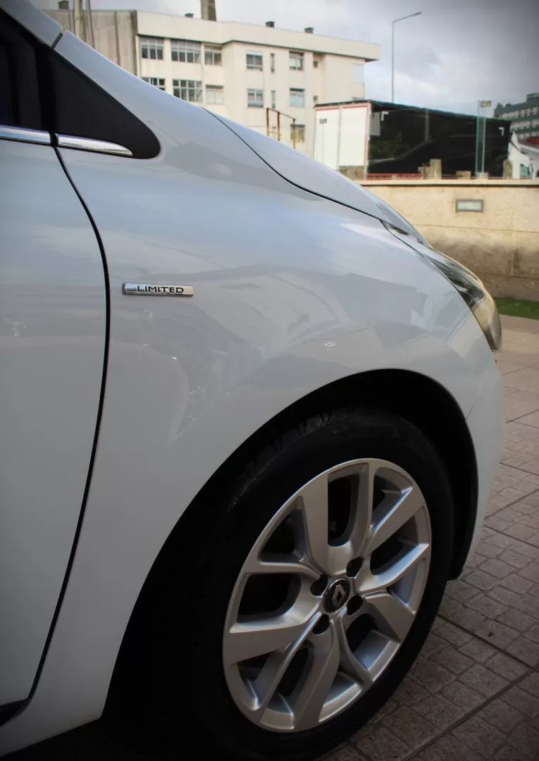 Renault Clio Sport Tourer 0.9 TCe Limited - foto 4