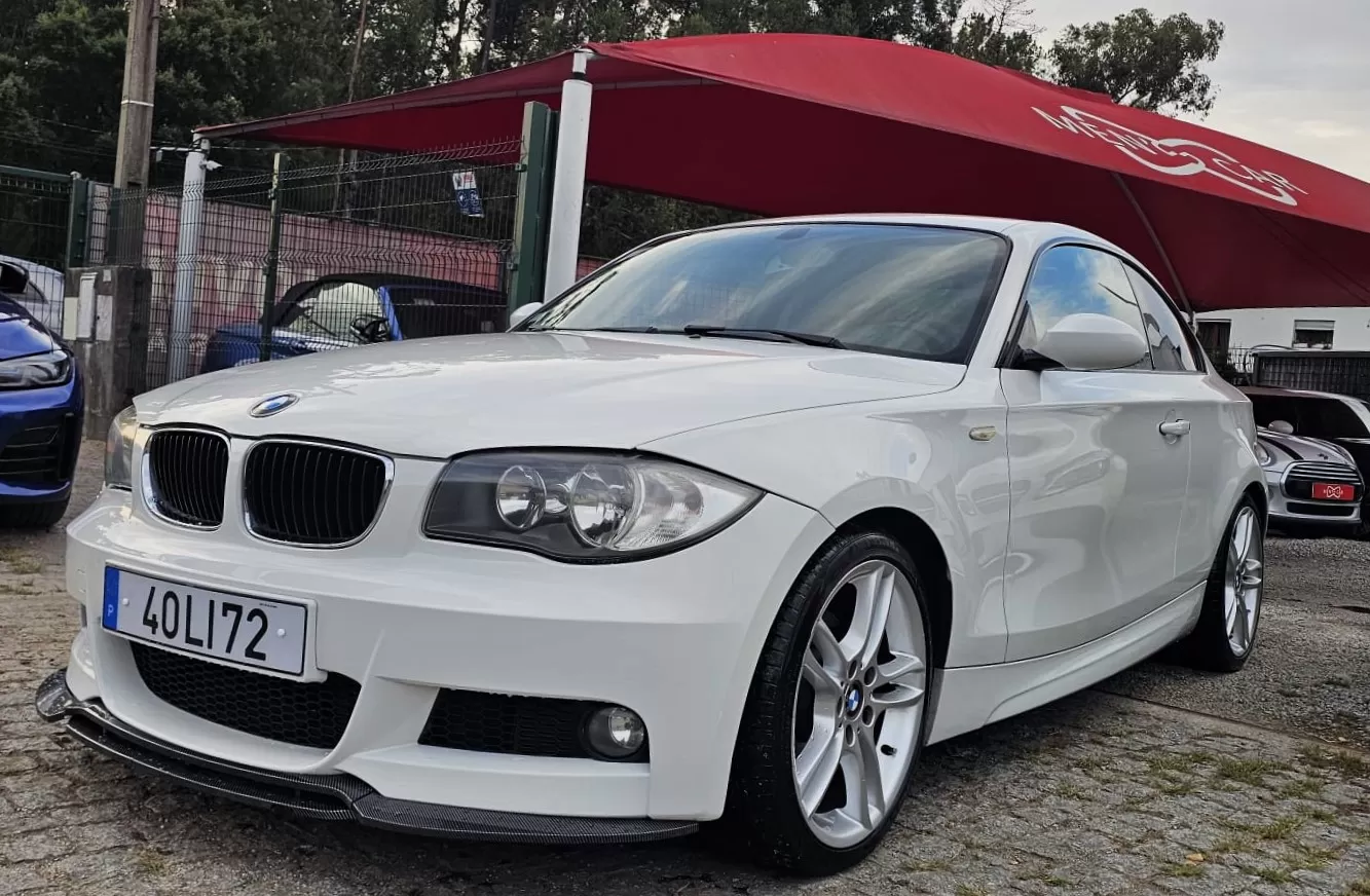 BMW 120 d Aut. Limited Edition Lifestyle c/ M Sport Pack - foto 4