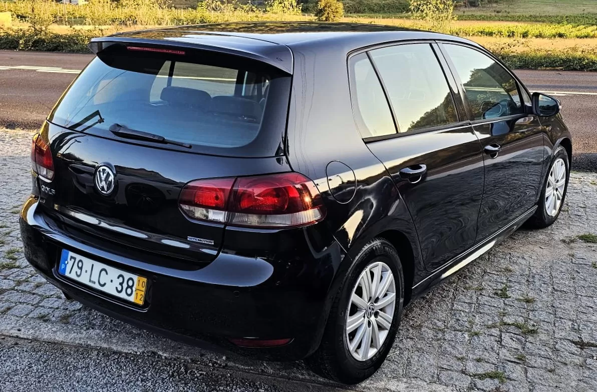 VW Golf 1.6 TDi Confortline - foto 2