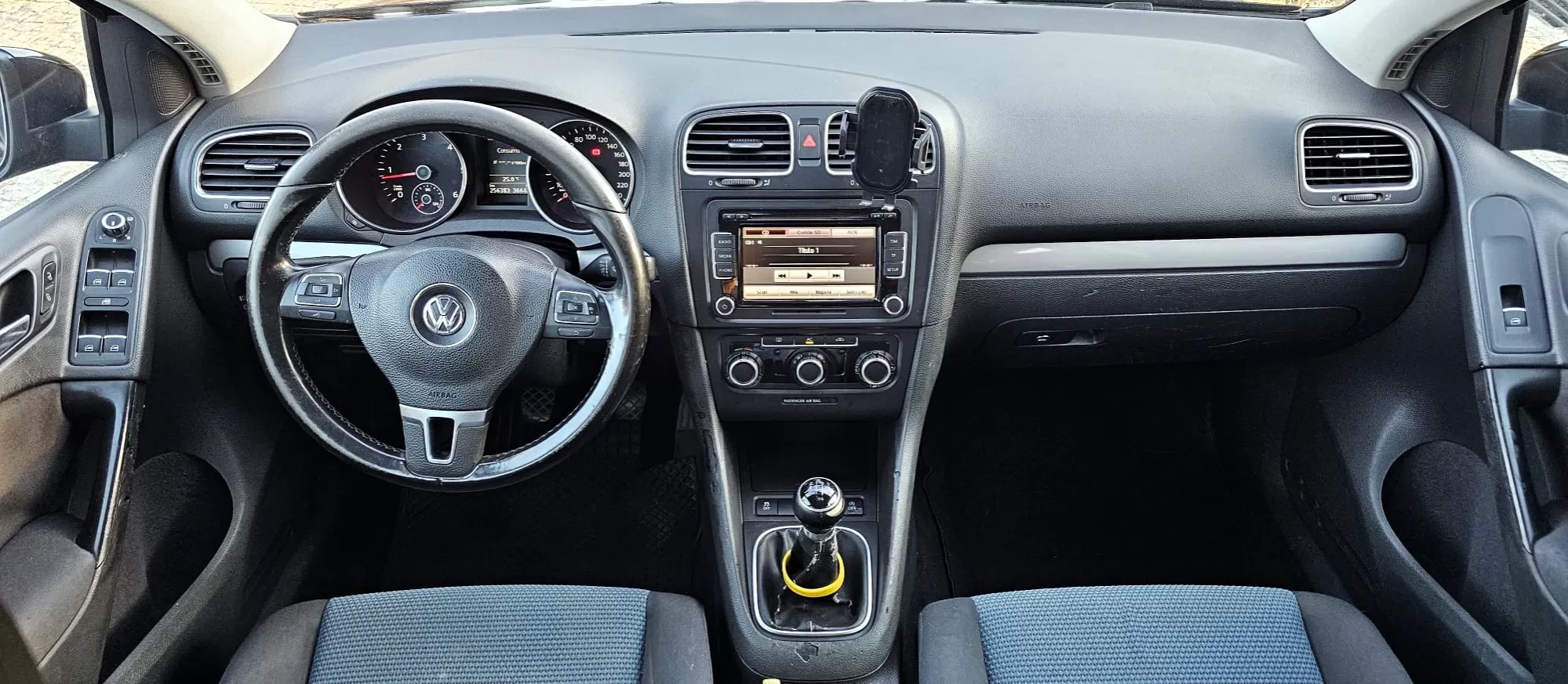 VW Golf 1.6 TDi Confortline - foto 6