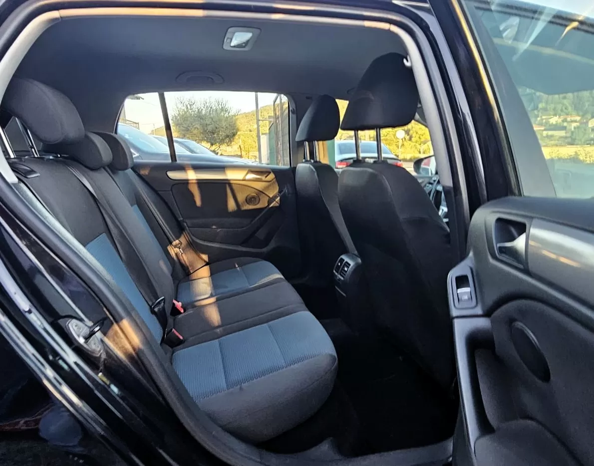 VW Golf 1.6 TDi Confortline - foto 8
