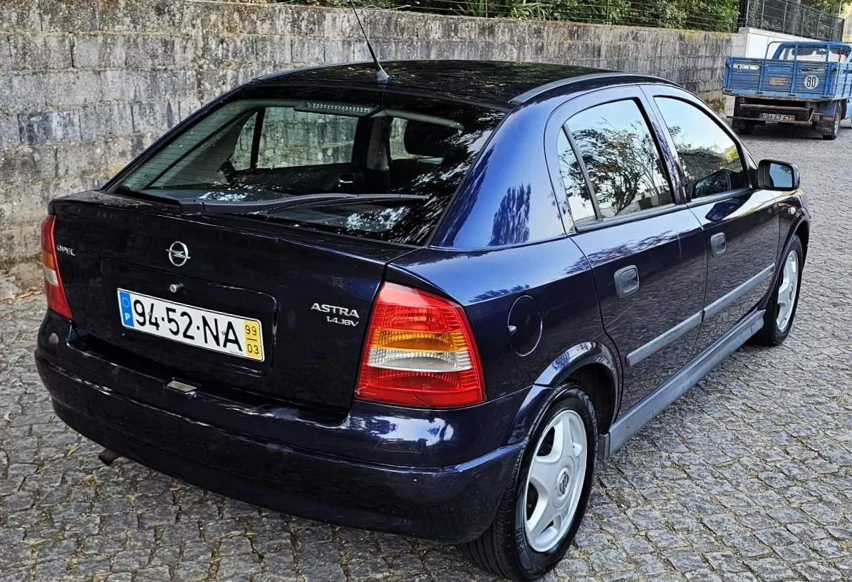 Opel Astra 1.4 Edition - foto 2