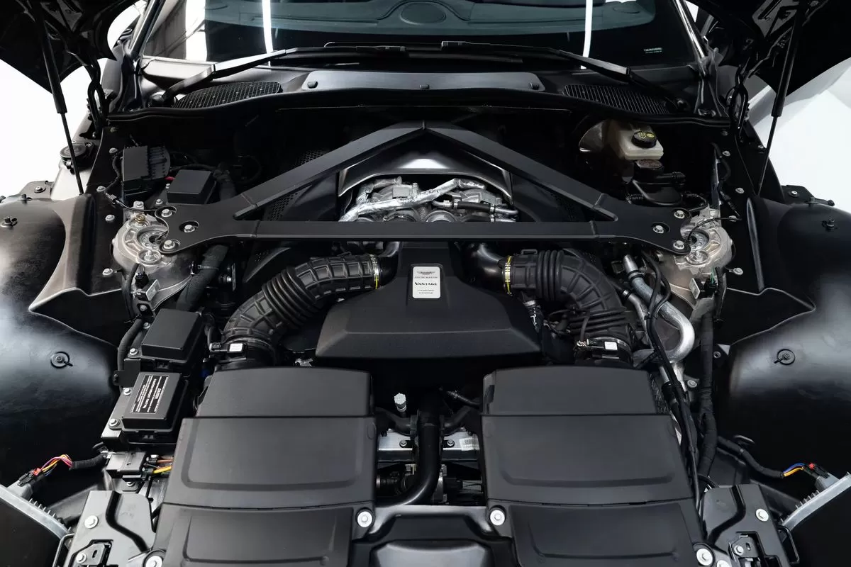 Aston Martin V8 Vantage Coupe V8 - foto 8