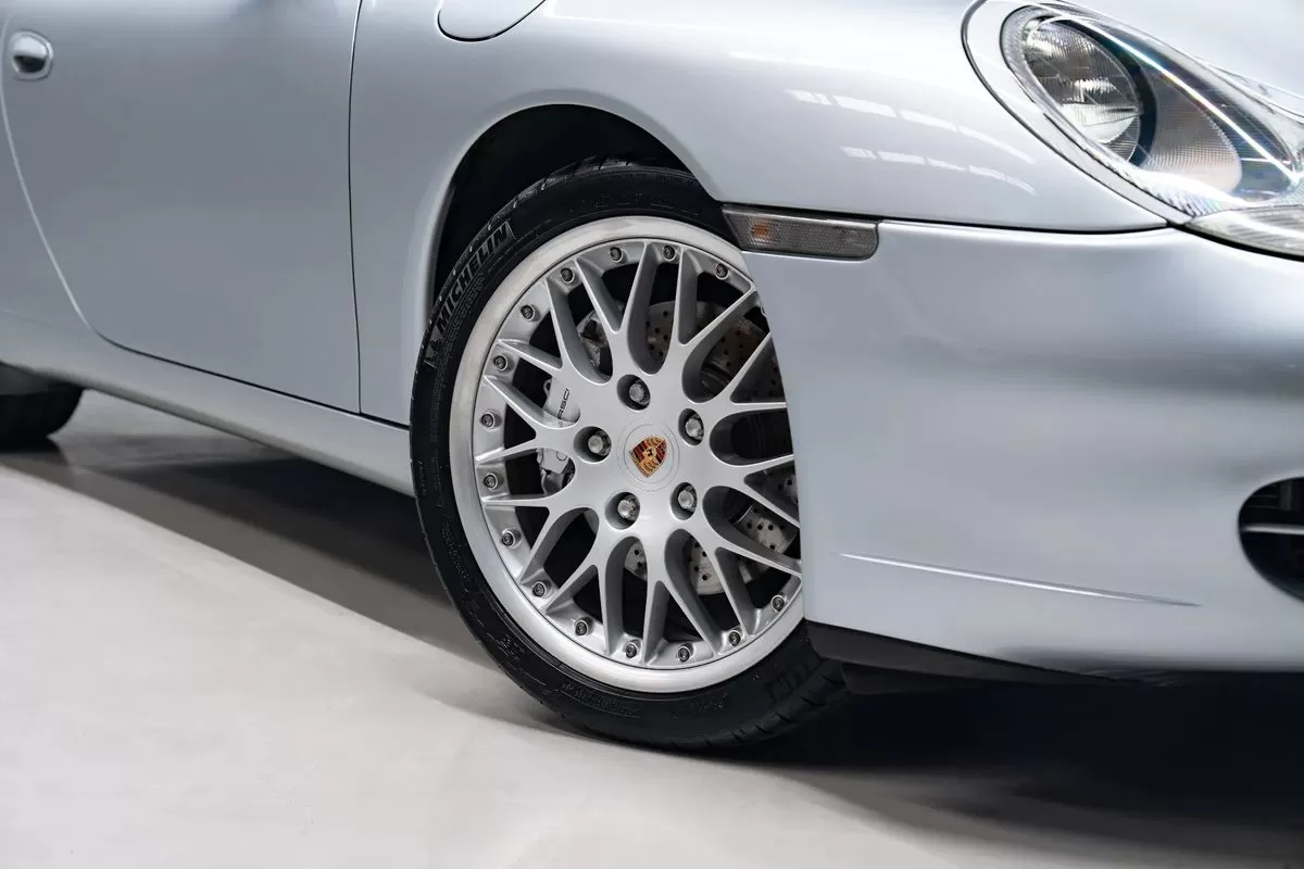 Porsche 911 (996) Carrera 4 Coupé - foto 4