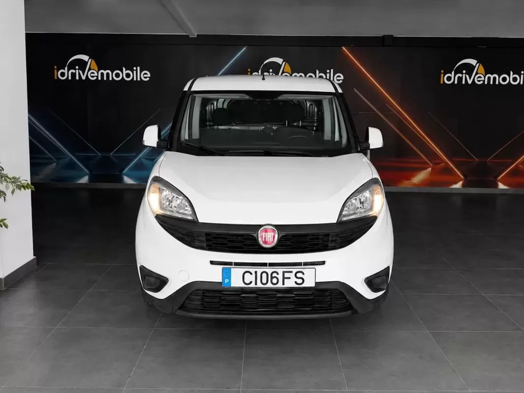 Fiat  Doblo 1.6 JTDM Pack Pro Nav Maxi Fourgon - foto 2
