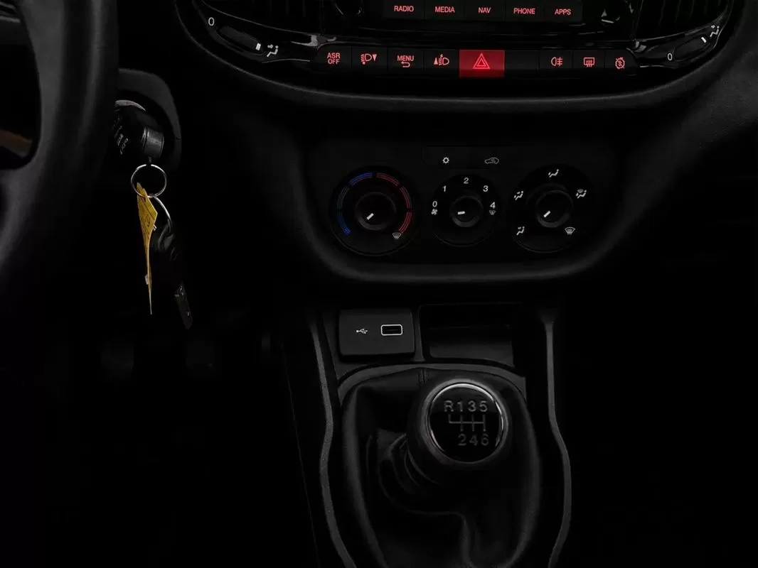 Fiat  Doblo 1.6 JTDM Pack Pro Nav Maxi Fourgon - foto 8