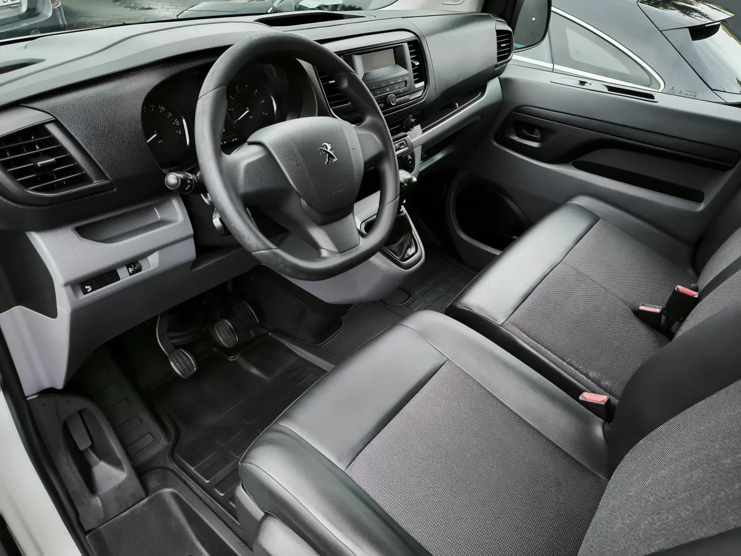 Peugeot  Expert 1.5 BlueHDI L2H1 PRO - foto 5