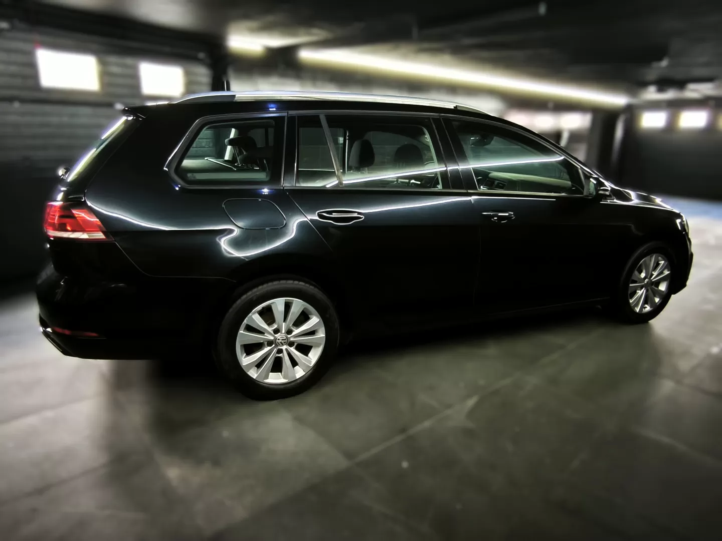 VW Golf Variant 1.6 TDi Confortline - foto 3