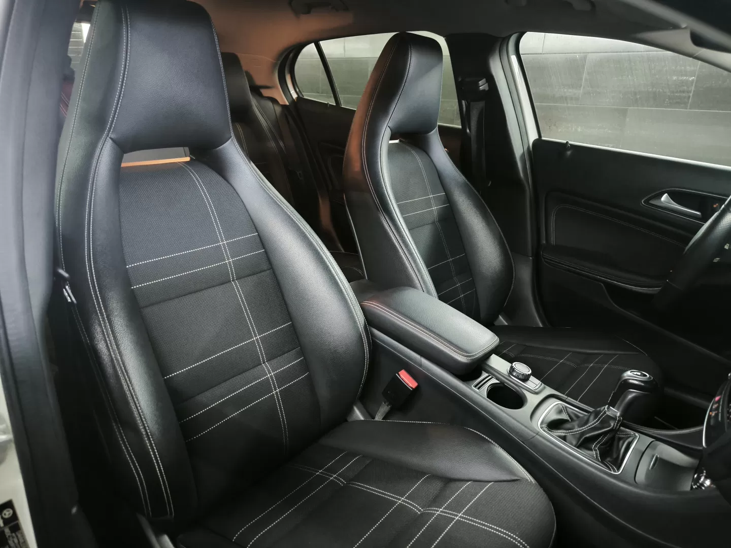 Mercedes-Benz GLA 180 CDI URBAN - foto 6