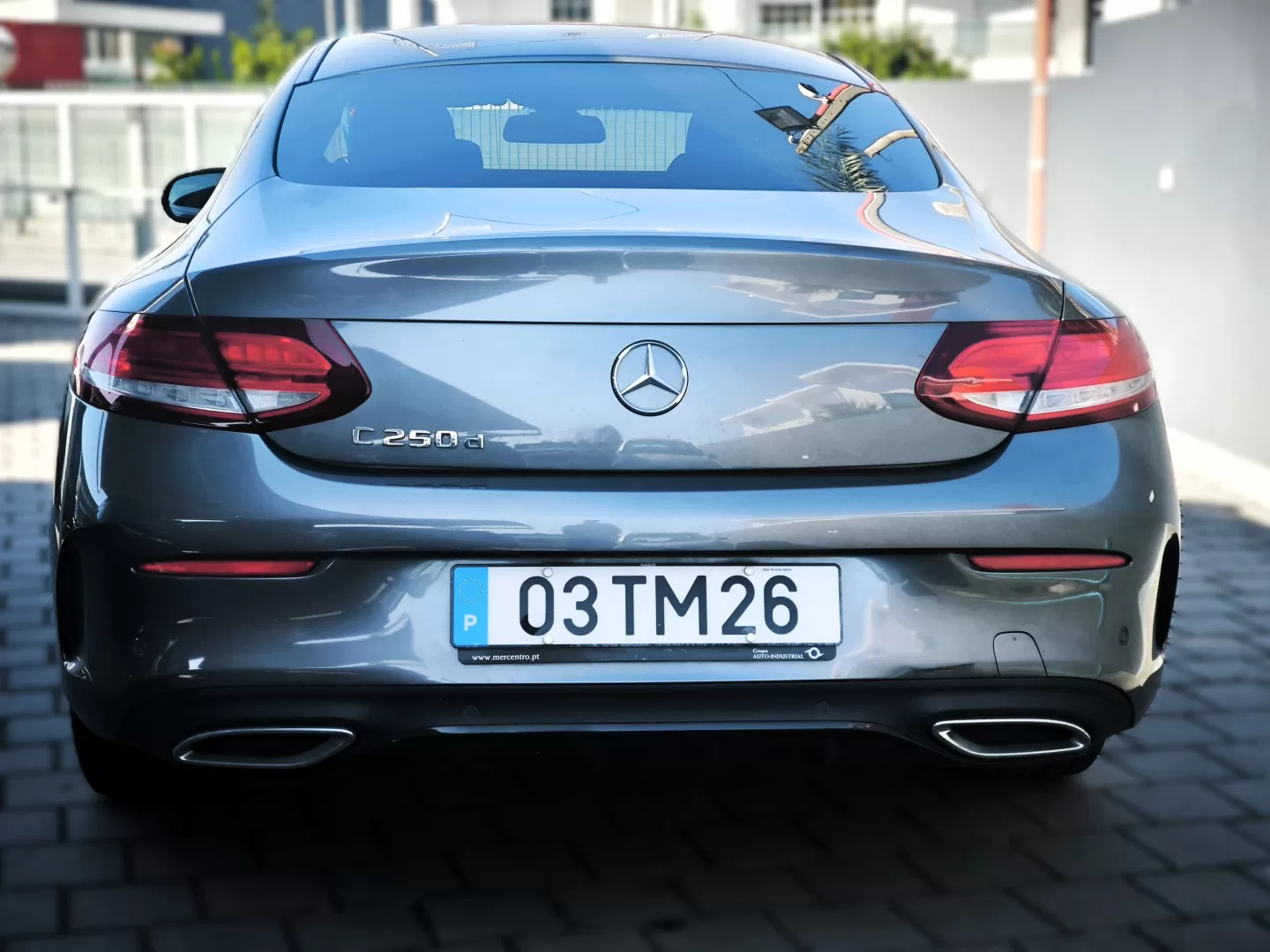 Mercedes-Benz C 250 d COUPE 9G-TRONIC AMG LINE - foto 2