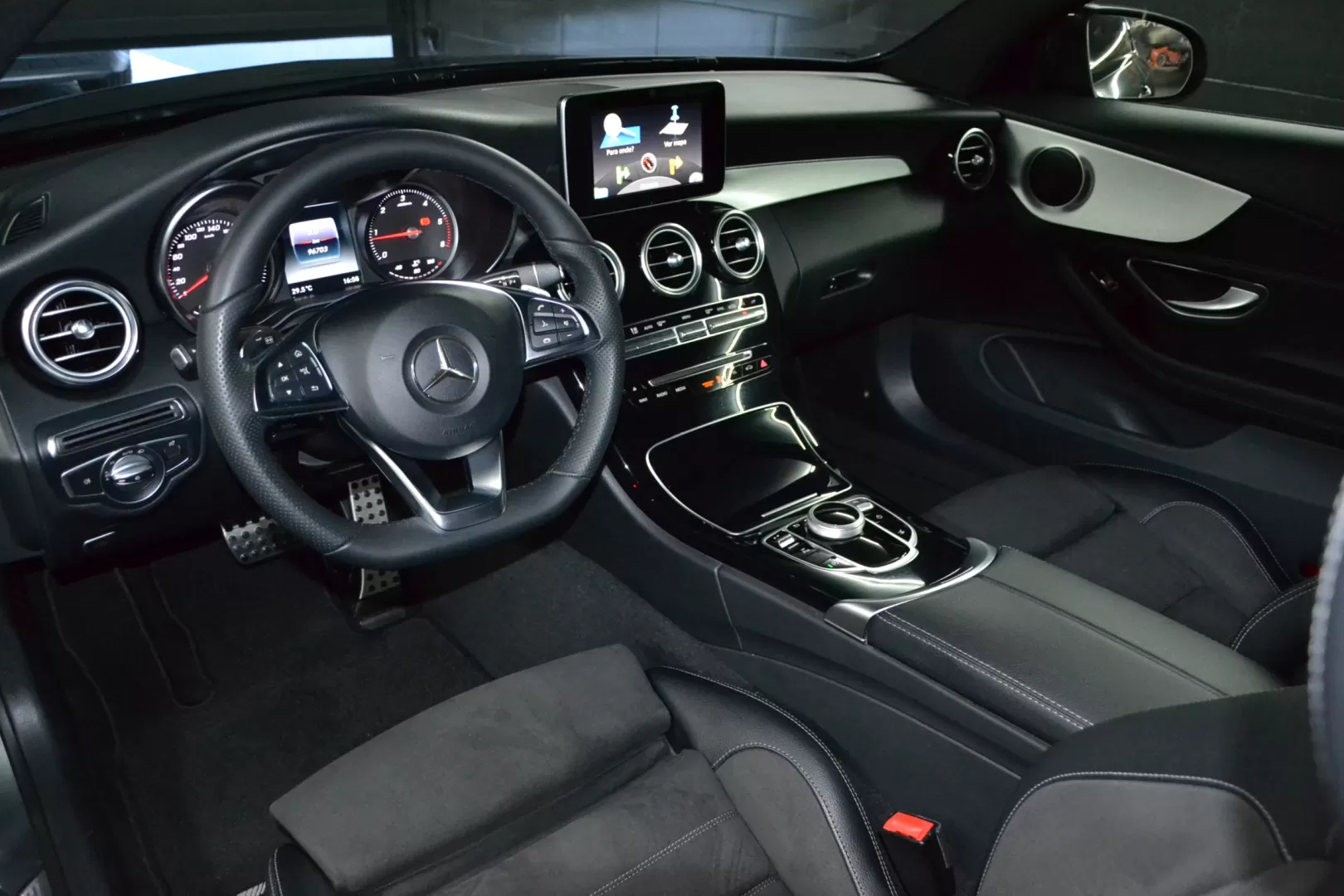 Mercedes-Benz C 250 d COUPE 9G-TRONIC AMG LINE - foto 6