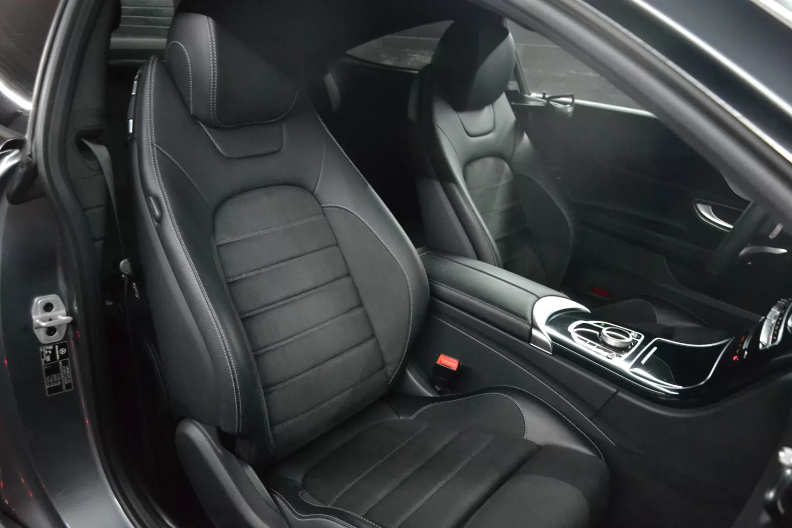 Mercedes-Benz C 250 d COUPE 9G-TRONIC AMG LINE - foto 7