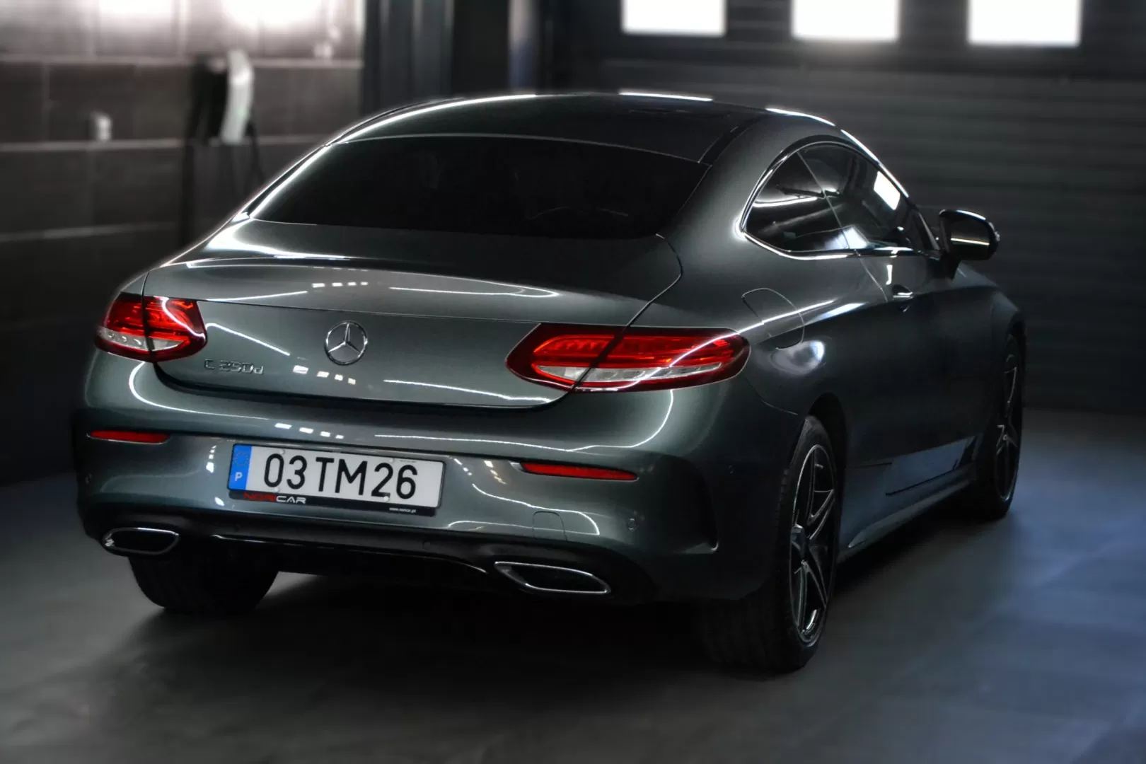 Mercedes-Benz C 250 d COUPE 9G-TRONIC AMG LINE - foto 3