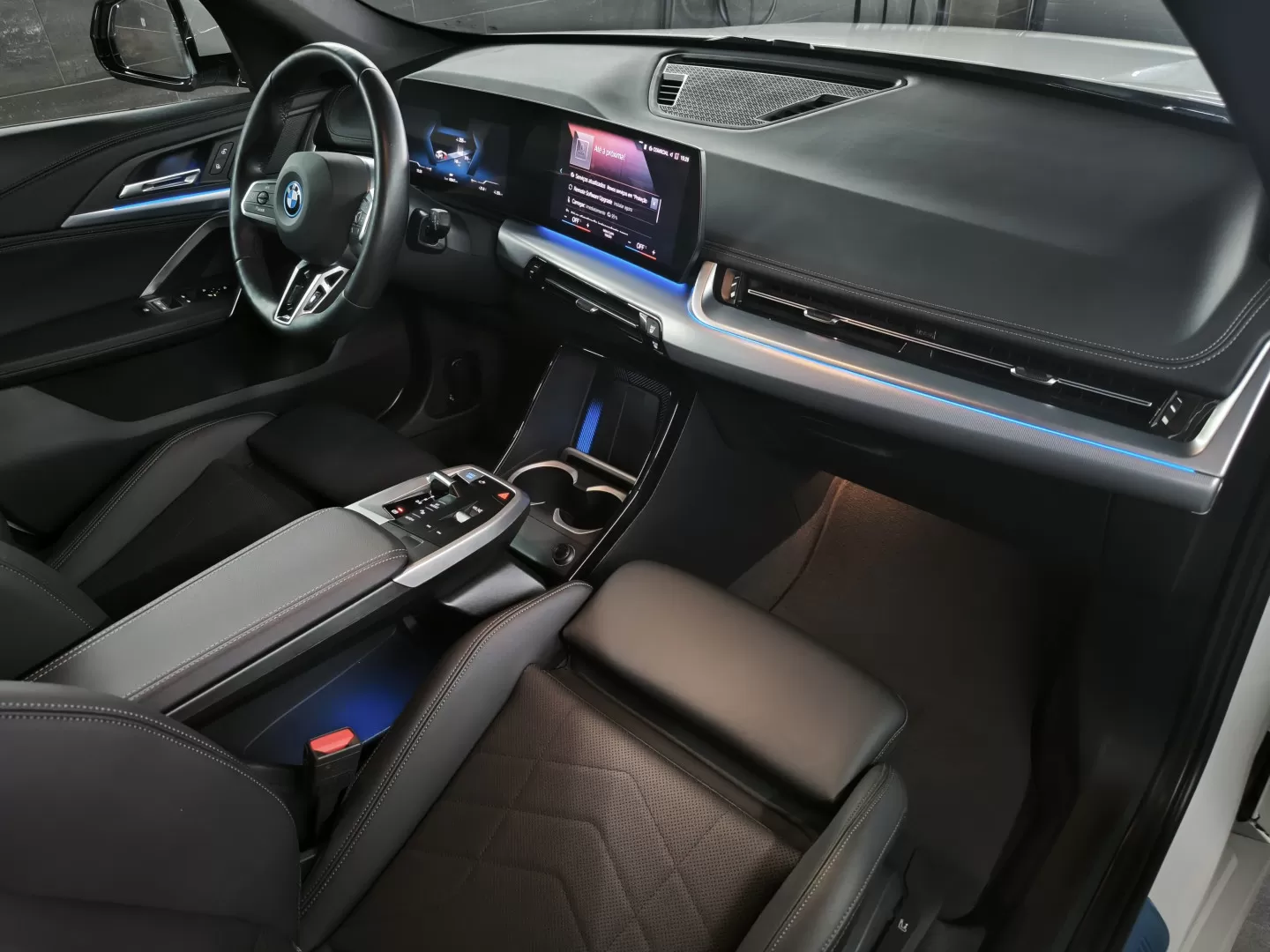BMW iX1 xDrive30 Pack Desportivo M - foto 7