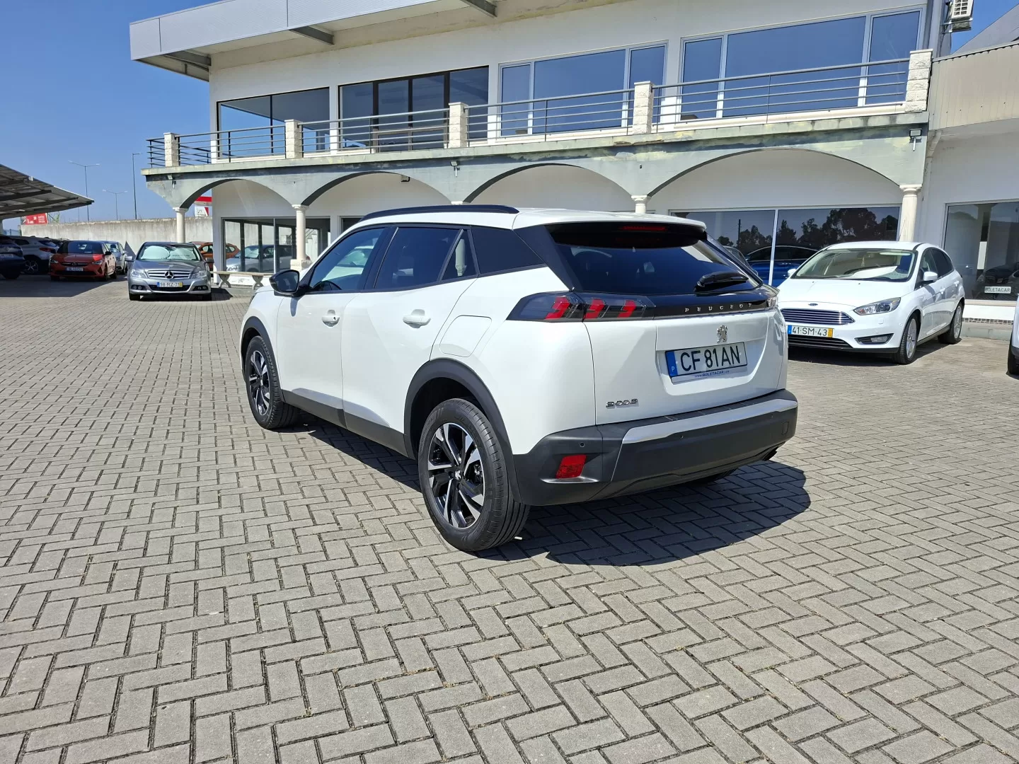 Peugeot 2008 1.2 PureTech Allure Pack - foto 8
