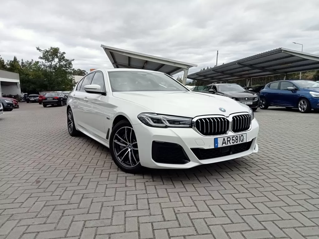 BMW 545 e xDrive Pack M - foto 4