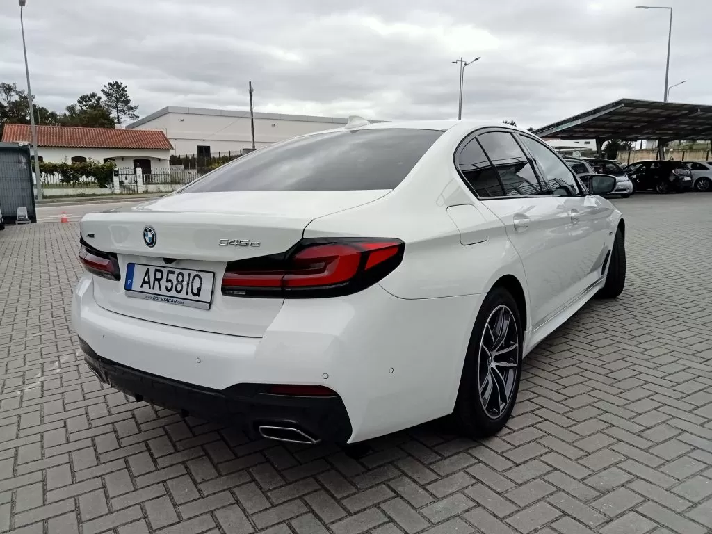 BMW 545 e xDrive Pack M - foto 6
