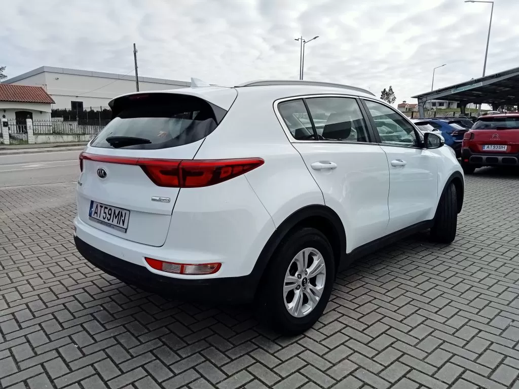 Kia Sportage 1.7 CRDI ISG EX - foto 6