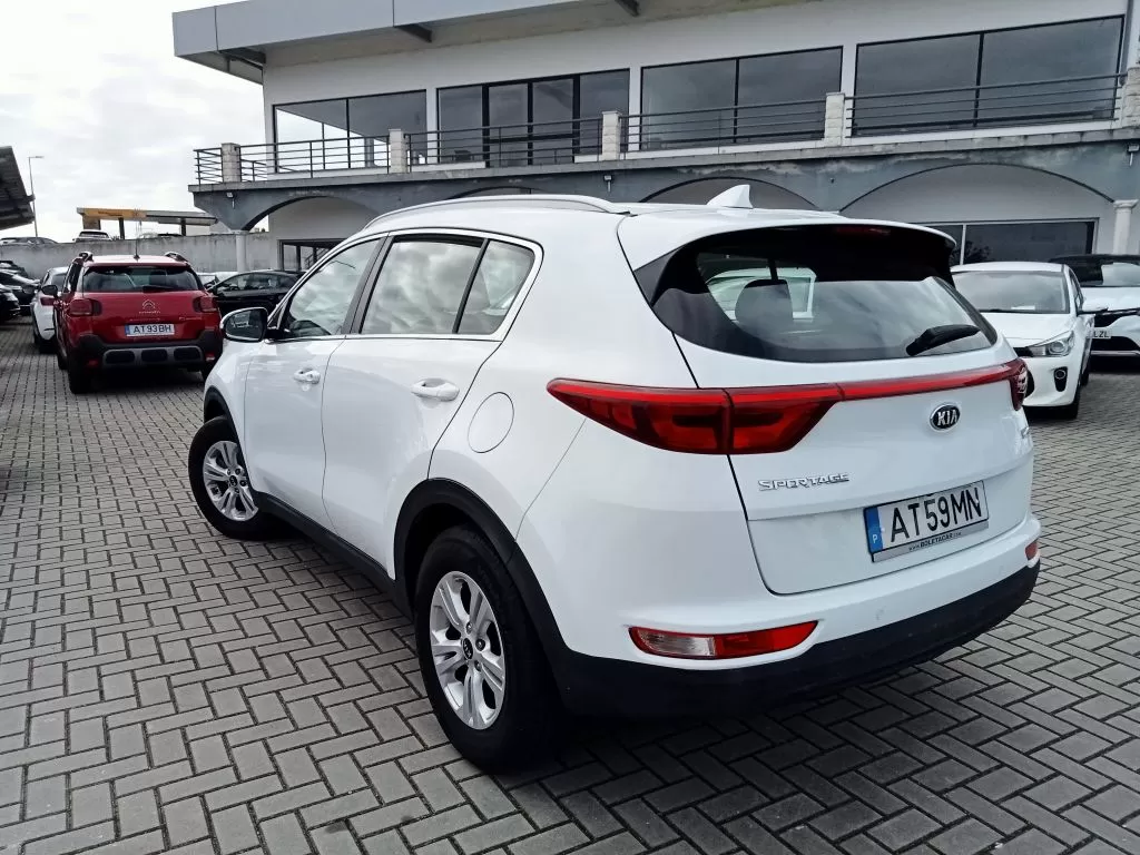 Kia Sportage 1.7 CRDI ISG EX - foto 8