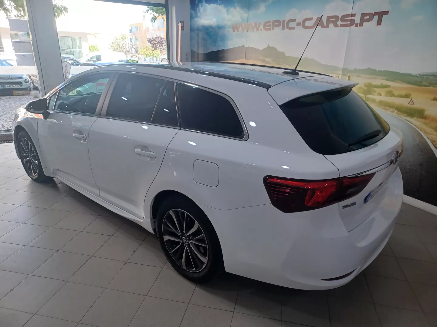 Toyota Avensis Touring Sports 1.6 D-4D Edition-S - foto 7