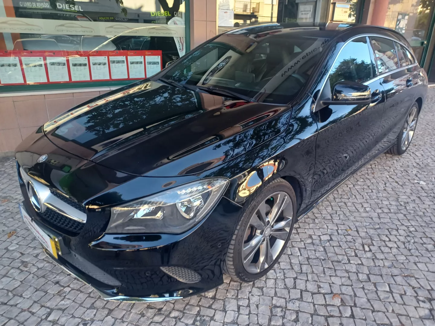 Mercedes-Benz CLA 180 d Shooting Brake Urban - foto 2