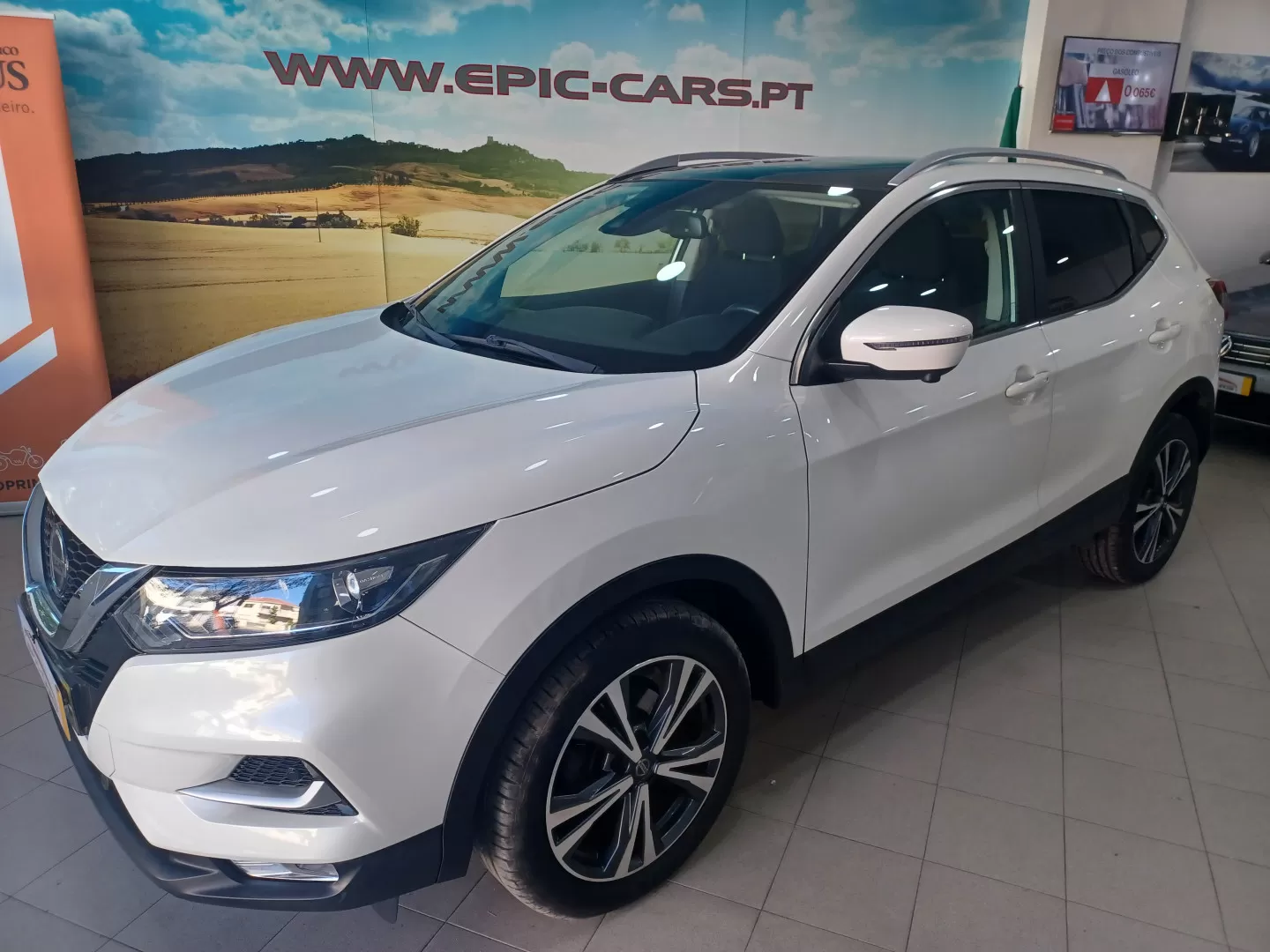 Nissan Qashqai 1.5 dCi N-Connecta J18 - foto 4