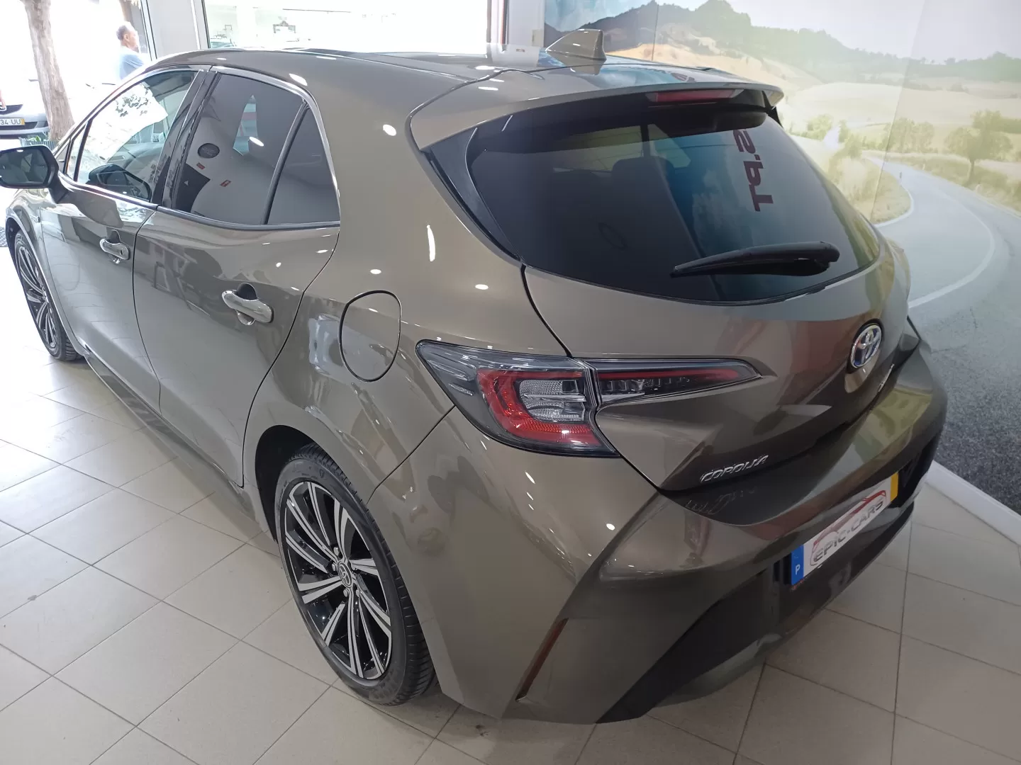Toyota Corolla 1.8 Hybrid Comfort+P.Sport - foto 7