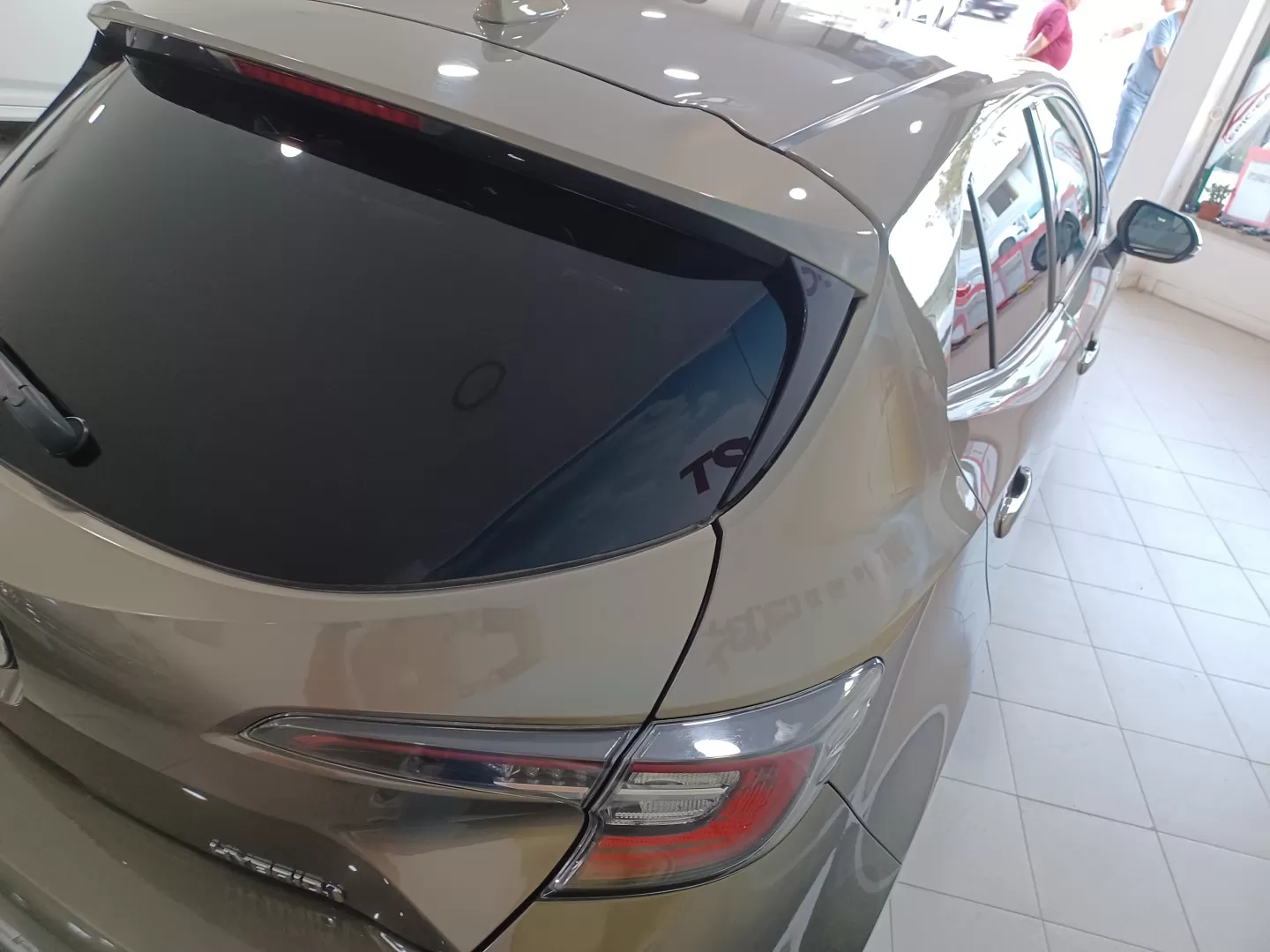 Toyota Corolla 1.8 Hybrid Comfort+P.Sport - foto 8