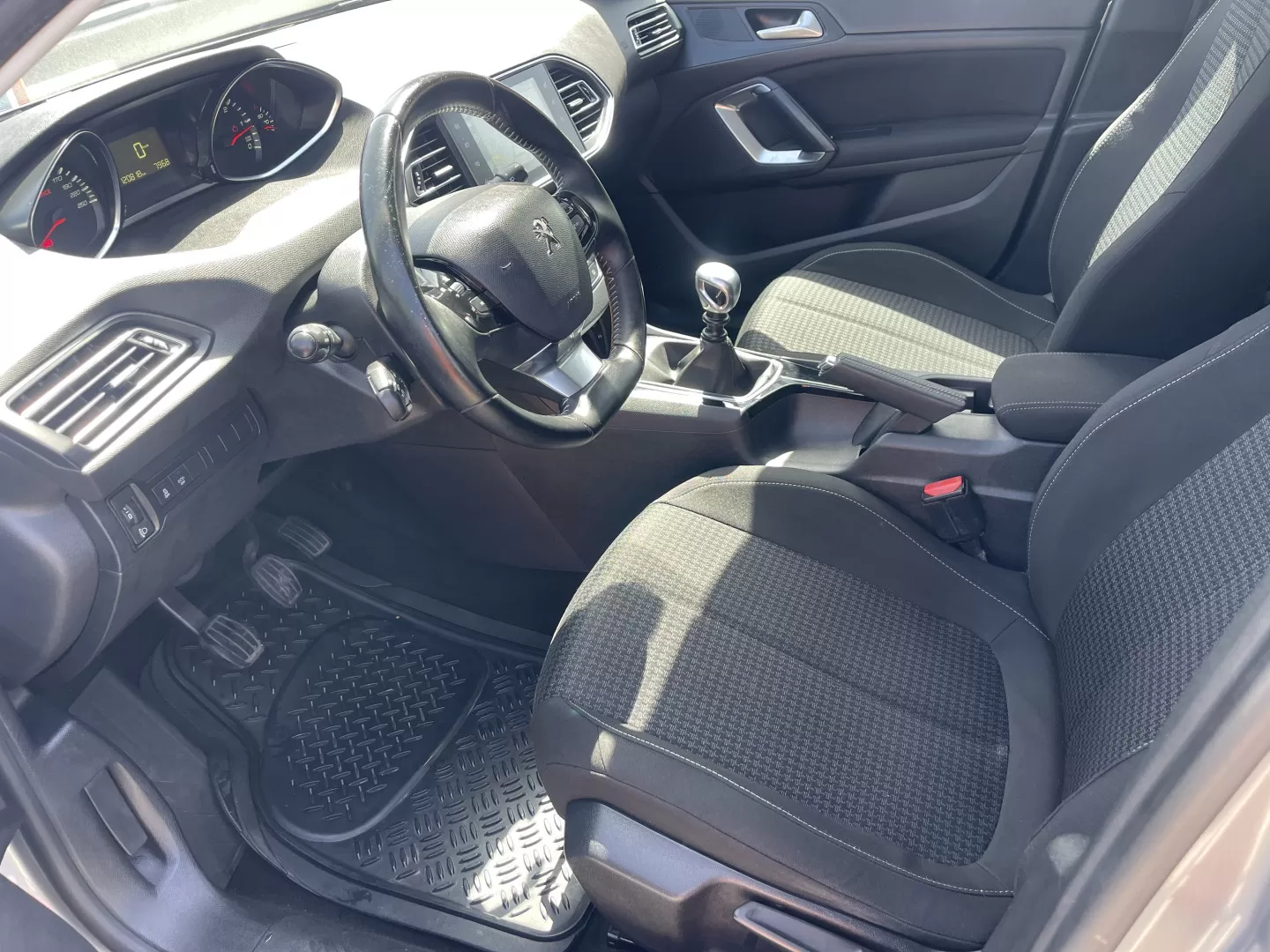 Peugeot 308 1.6 BlueHDi Allure - foto 8