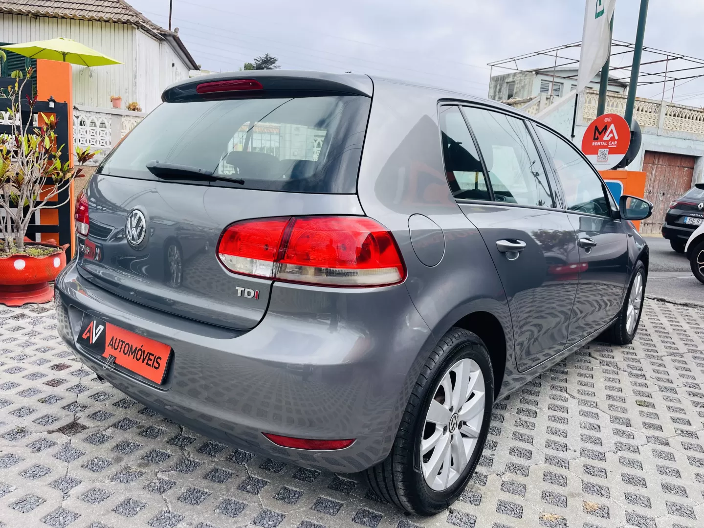 VW Golf 1.6 TDi Confortline - foto 7