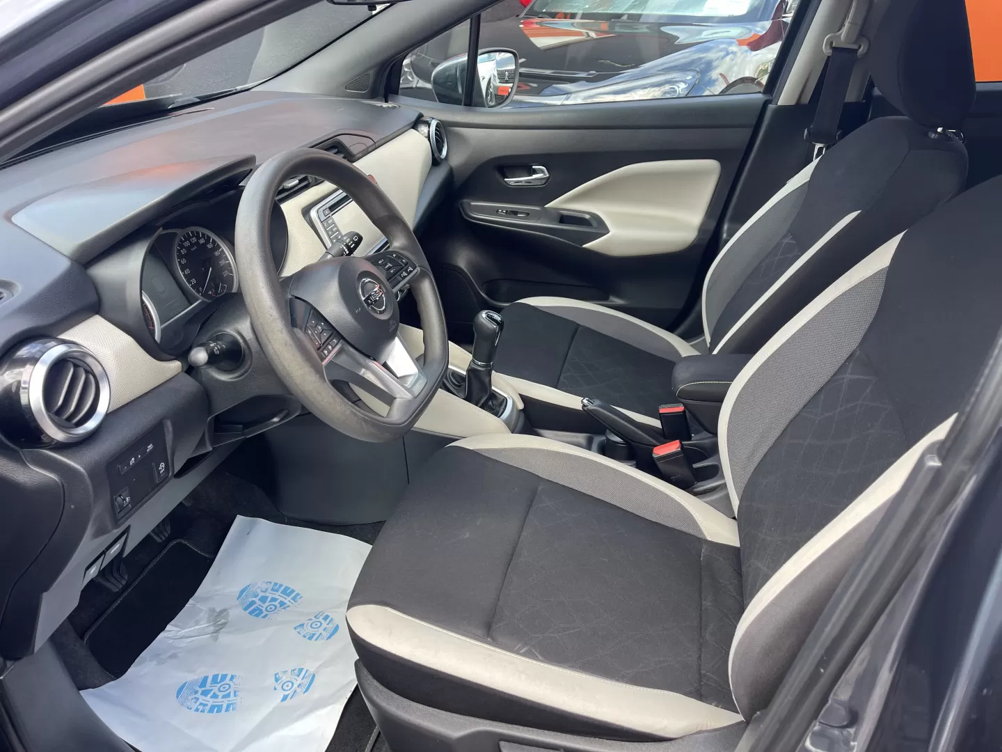 Nissan Micra - foto 8