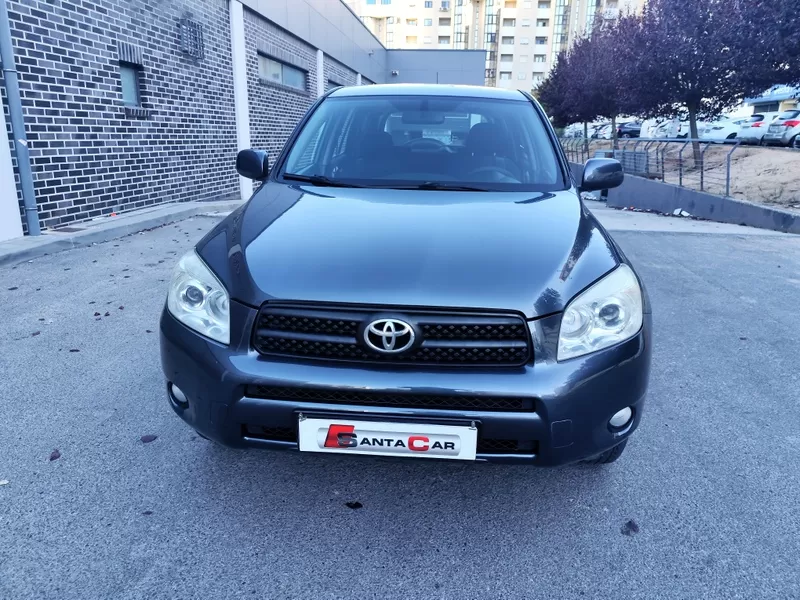 Toyota RAV4 2.2 D-4D - foto 7