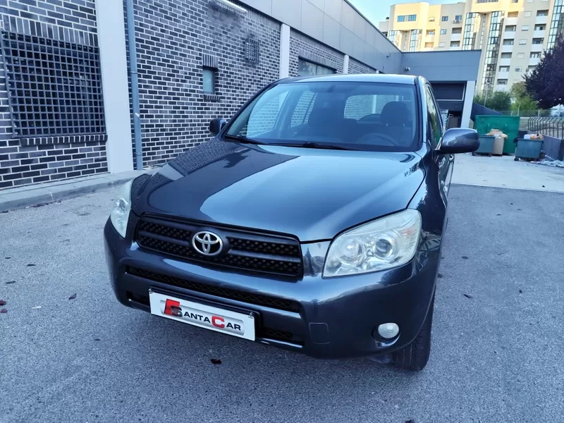 Toyota RAV4 2.2 D-4D - foto 5