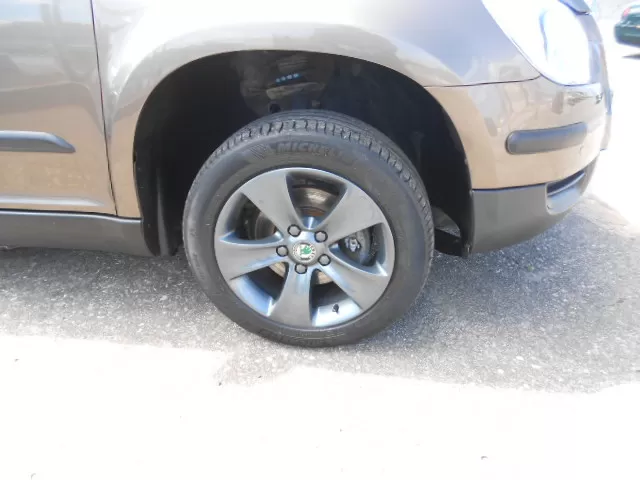 Skoda  YETI 1.6 D - foto 3
