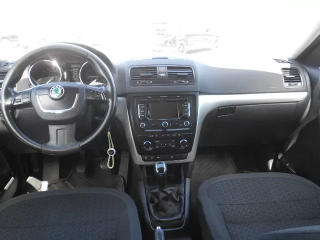 Skoda  YETI 1.6 D - foto 8