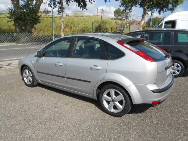 Ford Focus 1.6 TDCI - foto 4