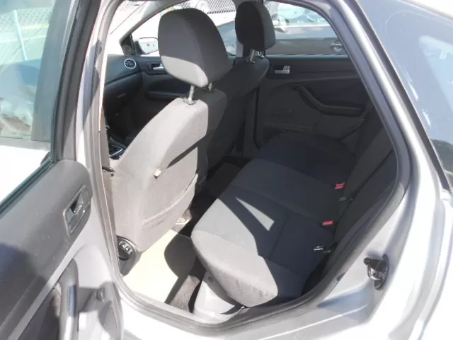 Ford Focus 1.6 TDCI - foto 8