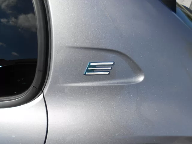 Peugeot e-208 - foto 4